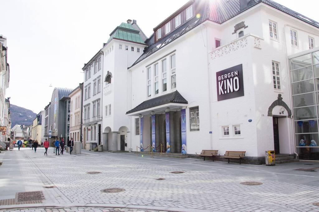 Dinbnb Homes I 4-Bedroom Historical House In Romantic Surroundings Bergen Exterior photo
