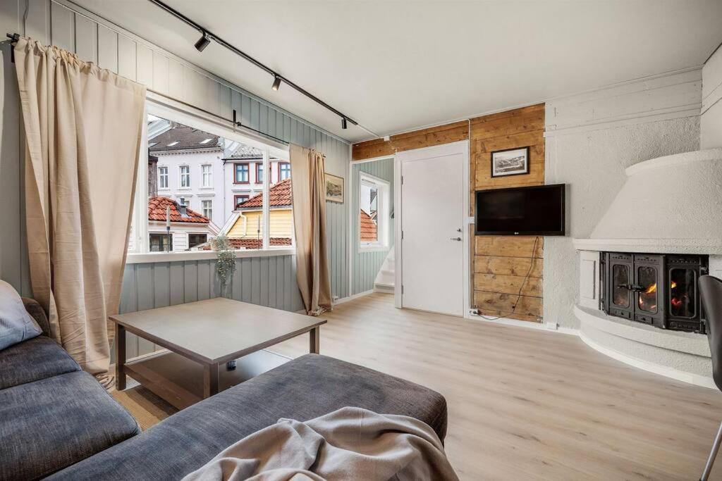 Dinbnb Homes I 4-Bedroom Historical House In Romantic Surroundings Bergen Exterior photo