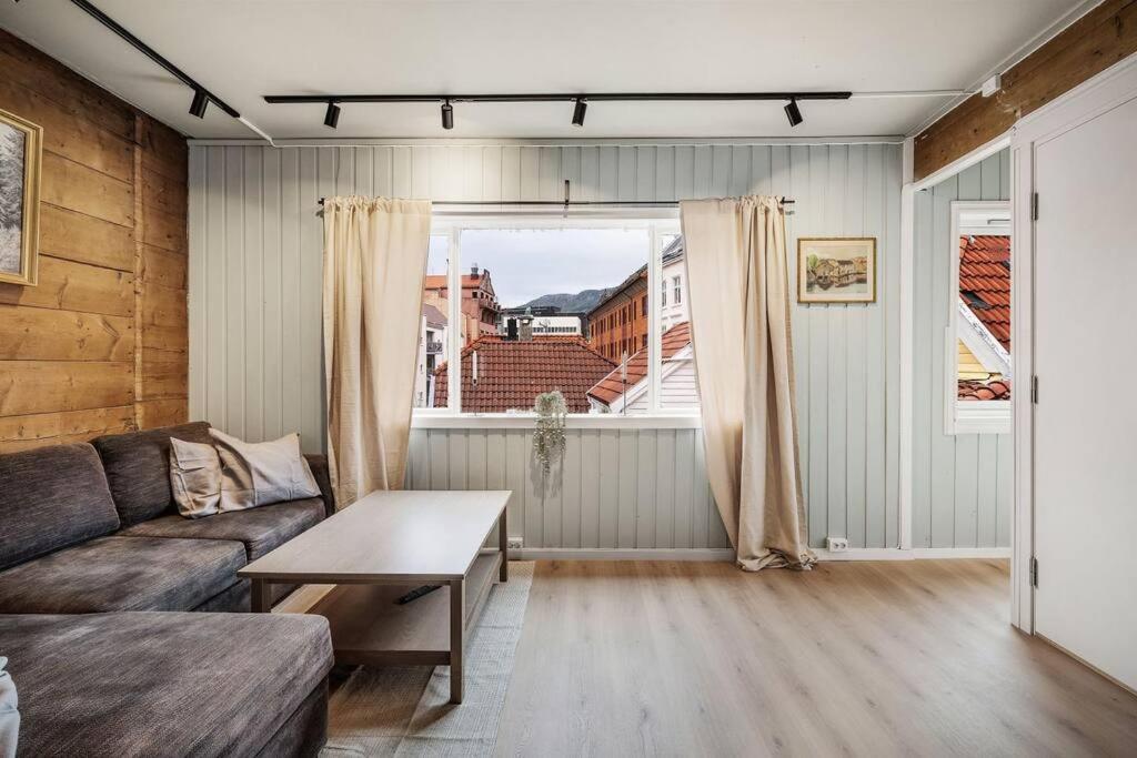 Dinbnb Homes I 4-Bedroom Historical House In Romantic Surroundings Bergen Exterior photo