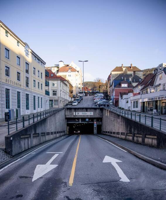Dinbnb Homes I 4-Bedroom Historical House In Romantic Surroundings Bergen Exterior photo